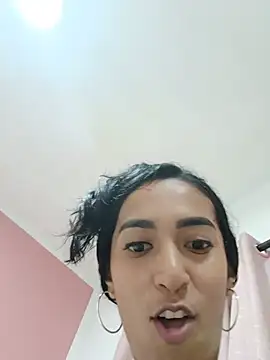 _Saraa- webcam