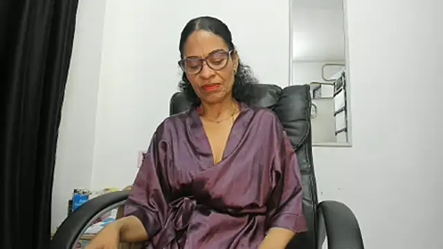 Aries_Mature webcam