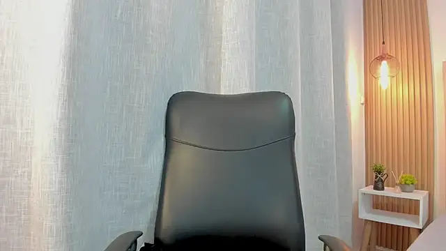 Victoria_Rosee webcam