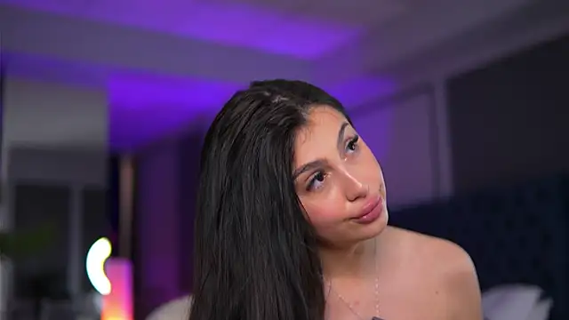 MissMeganMoon webcam