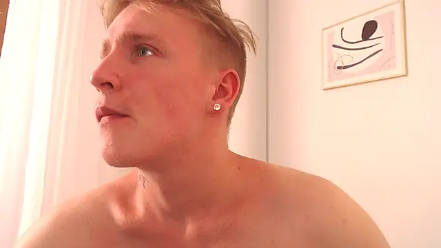 AlexxSweet webcam