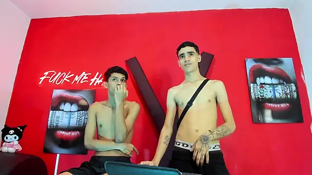 TWINKS_BOYSX webcam