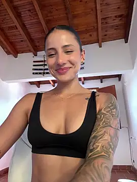 Ale_Lewis webcam