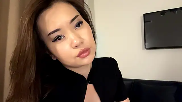 Ur_neighbor_Kira webcam
