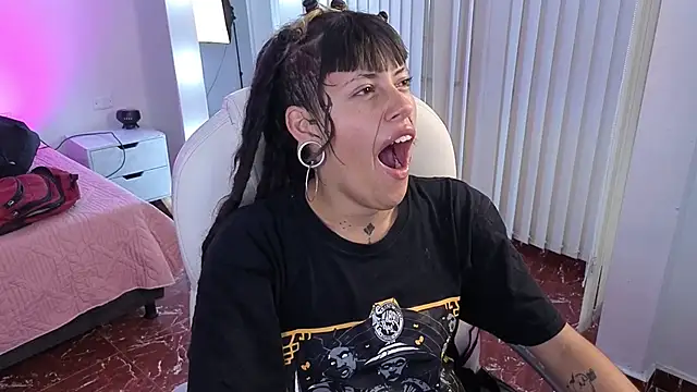 _sharlotte777 webcam