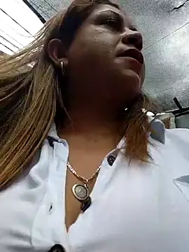 Laura-Hernandez webcam