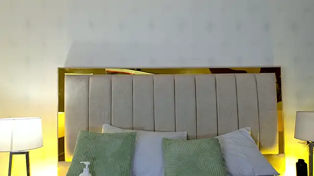 AnitaMore_ webcam