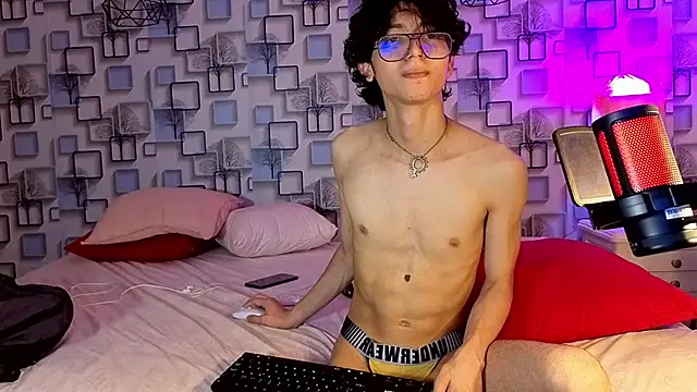 Twink_Sebas7 webcam
