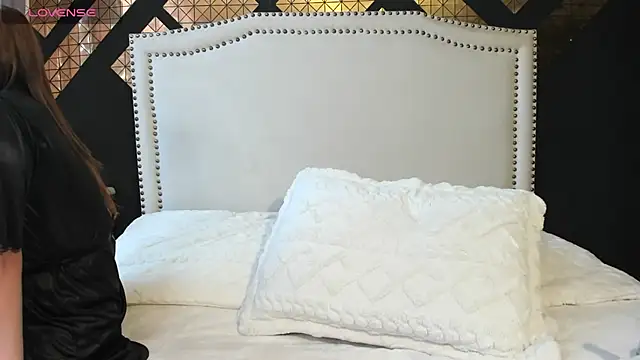 Charlote_Harper webcam