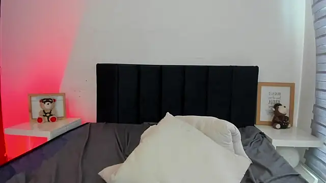 melanie_roux__ webcam