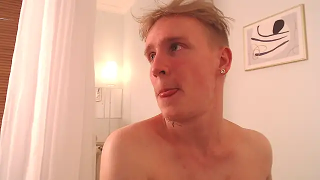 AlexxSweet webcam