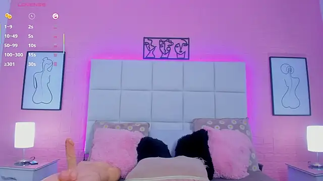charlotte_kisss webcam