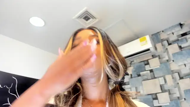 angel_dthroatt webcam
