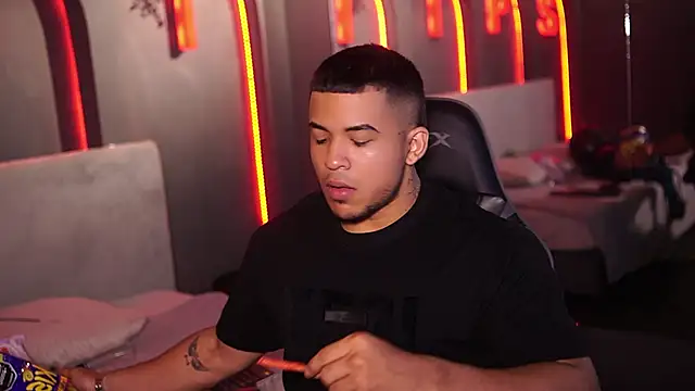 thiago_valente - Thiago_Valente's free webcam - UK Sex Cams