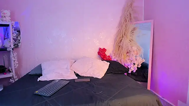 Emily_Roussee webcam
