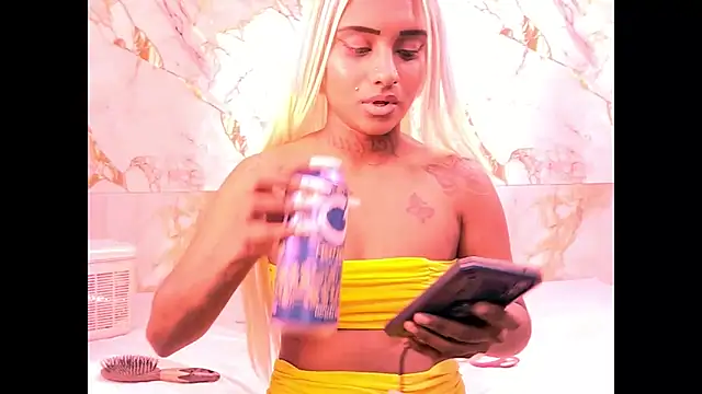 indian_barbie webcam