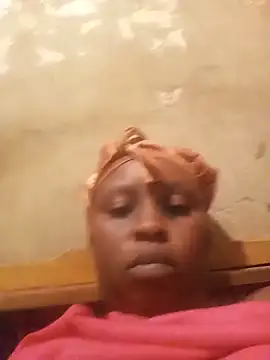 CynLuxxe webcam