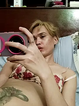 QueenSoreal webcam