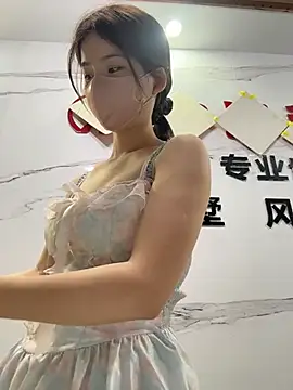 gougou13 Live Webcam on Stripchat