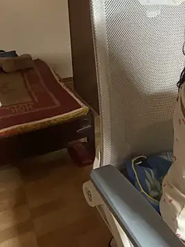 Mina048 webcam