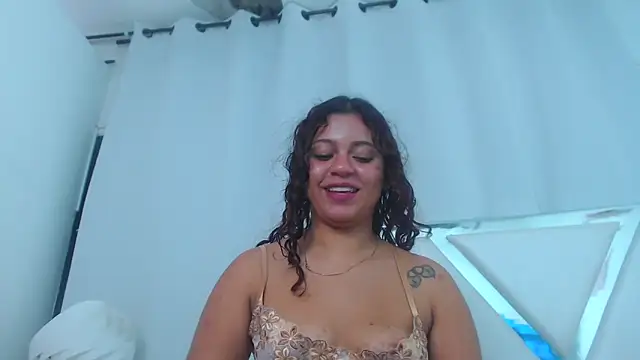 AlannaHarper webcam
