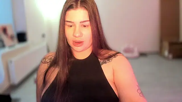 JuicyHelenX webcam