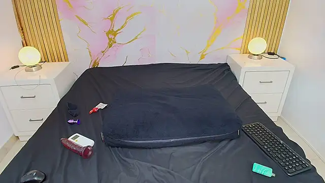 AprillRoss webcam