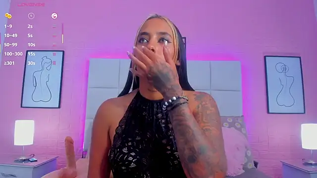 charlotte_kisss webcam