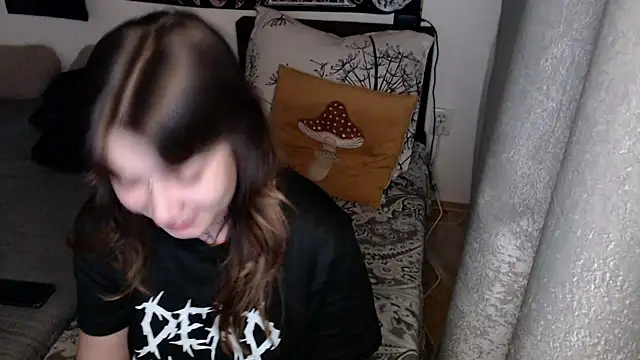 AlienforTwenty webcam