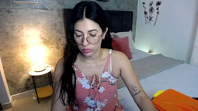 isa_cruzx - Isa_cruzx's free webcam - UK Sex Cams