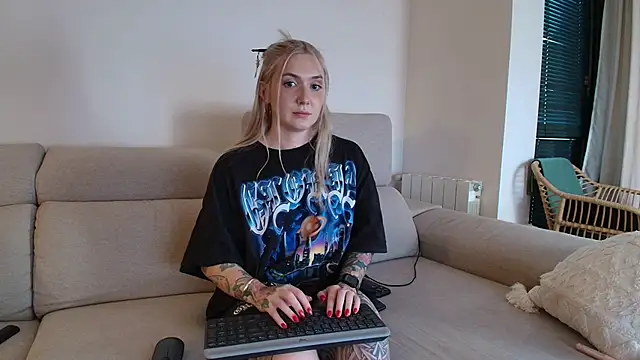 tattoobbgirl webcam