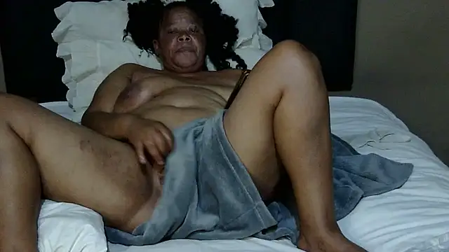 bigsexymama2 webcam