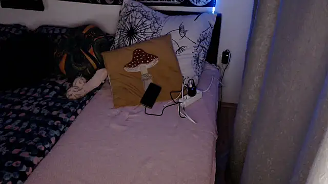 AlienforTwenty webcam