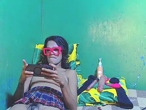 ToiletPlayBarbieDoll webcam