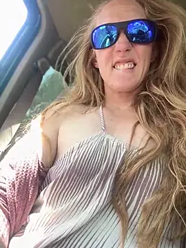 GoldenFlameGoddess webcam