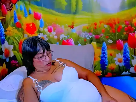 indianroxy webcam