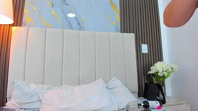 Victoria_Guzman webcam