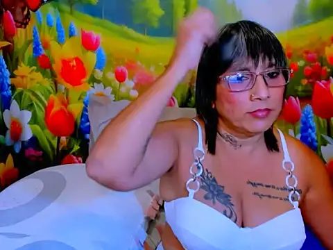 indianroxy webcam