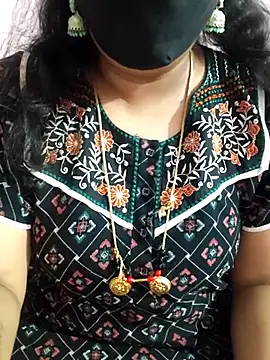 luci-queen webcam