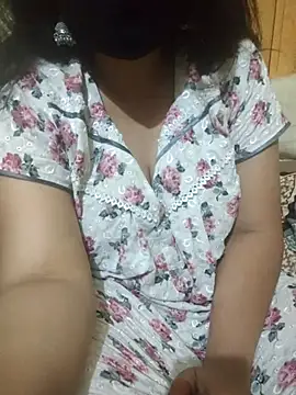 Sravvi499 webcam