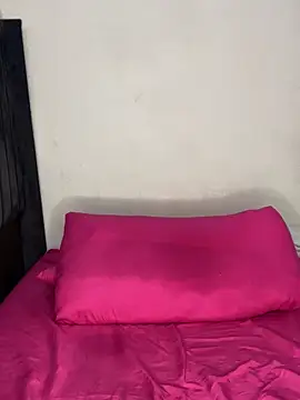 MeekyCurvyAss webcam