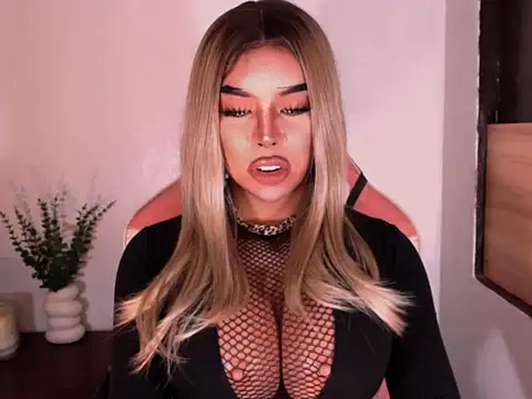 Zandralopez webcam