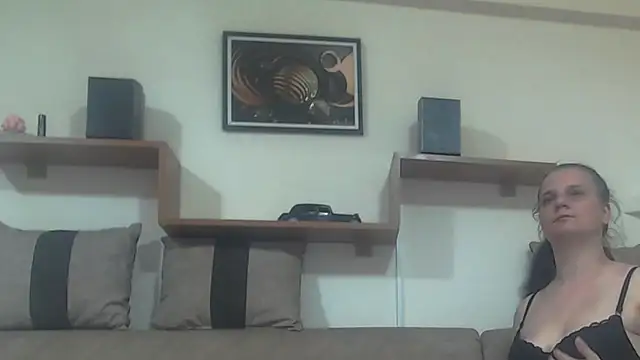 Nickol19721 webcam
