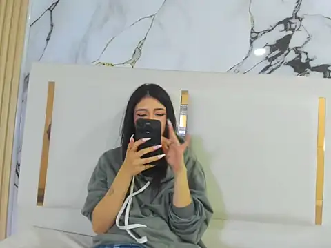 LunaSmithly webcam