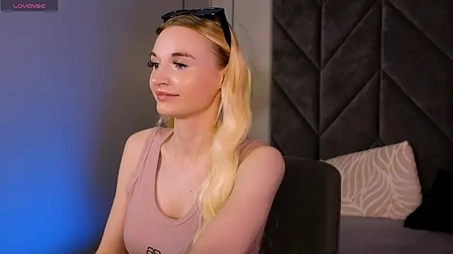 Mila__Lux webcam