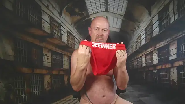 ManlyPrisonGuy webcam