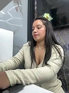 Miss_Bella_Flame