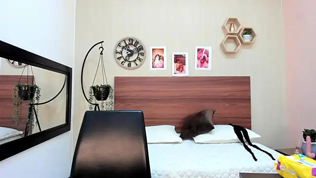 MillaGrey webcam
