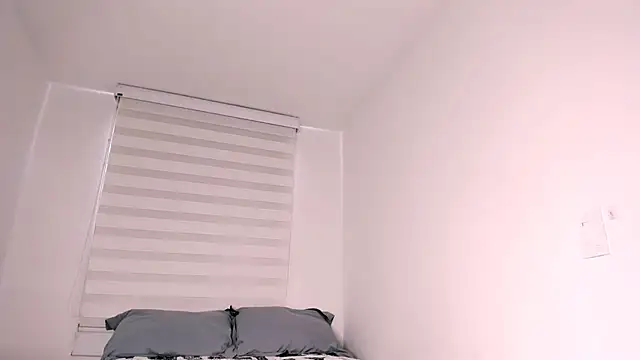 aria_monroee webcam
