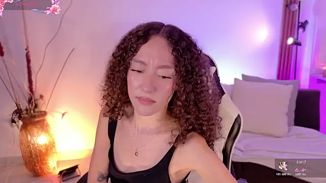 ChloeMoreti webcam